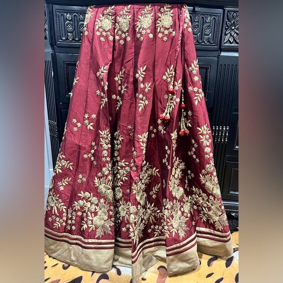 Indian Lehenga Dress - Picture 2 of 16